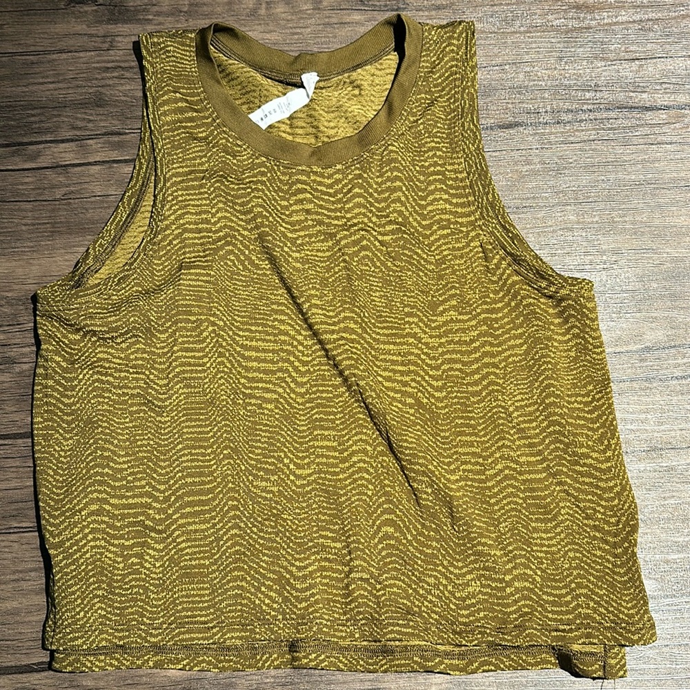 Lululemon workout tank